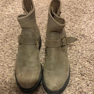 Chippewa women’s motorcycle boots